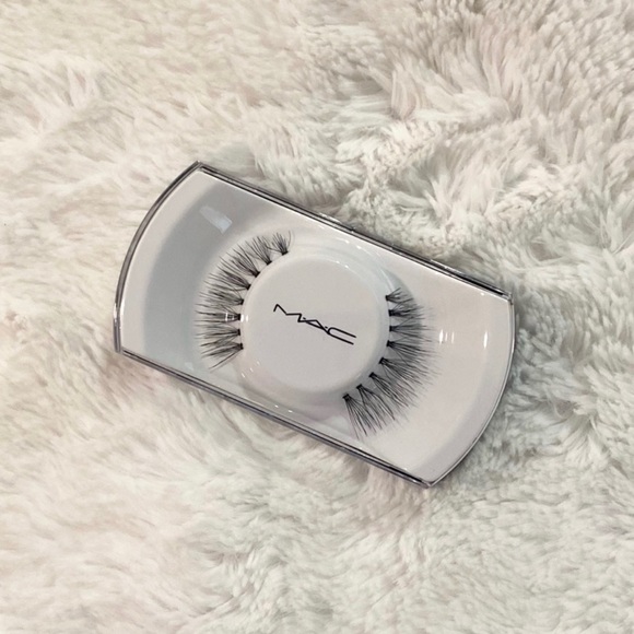 ✨🆕💖MAC COSMETICS MAC LASH 81 CHARMER LASH💖 - Picture 2 of 7